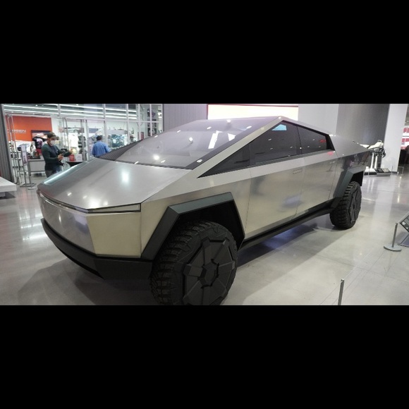 Meet your Posher, Kenny - Picture 3 of 5